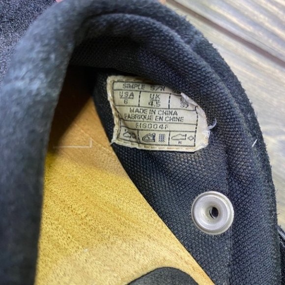 Simple Wooden Clogs - Picture 6 of 7